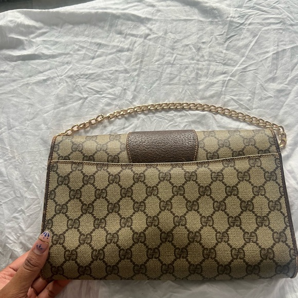 AUTHENTIC LARGE GUCCI CLUTCH WITH CHAIN STRAP - Picture 3 of 16